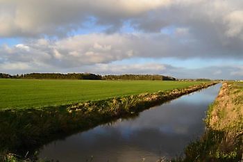 Foto\'s gastveld Beerta, de Akkers De Dorpspomp Beerta